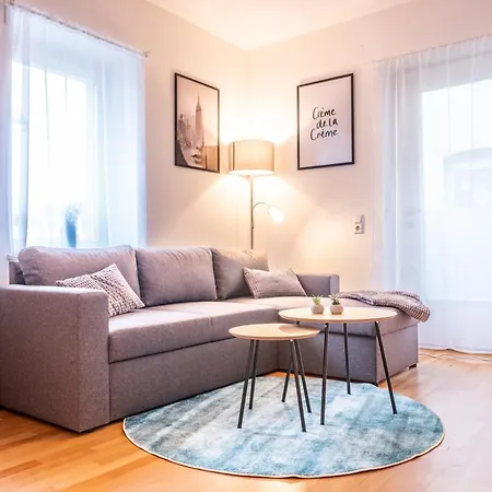 Klassen Apartments! Schnuckeliges * Mit Balkon * In * Fuer Vier Personen Im Eg *